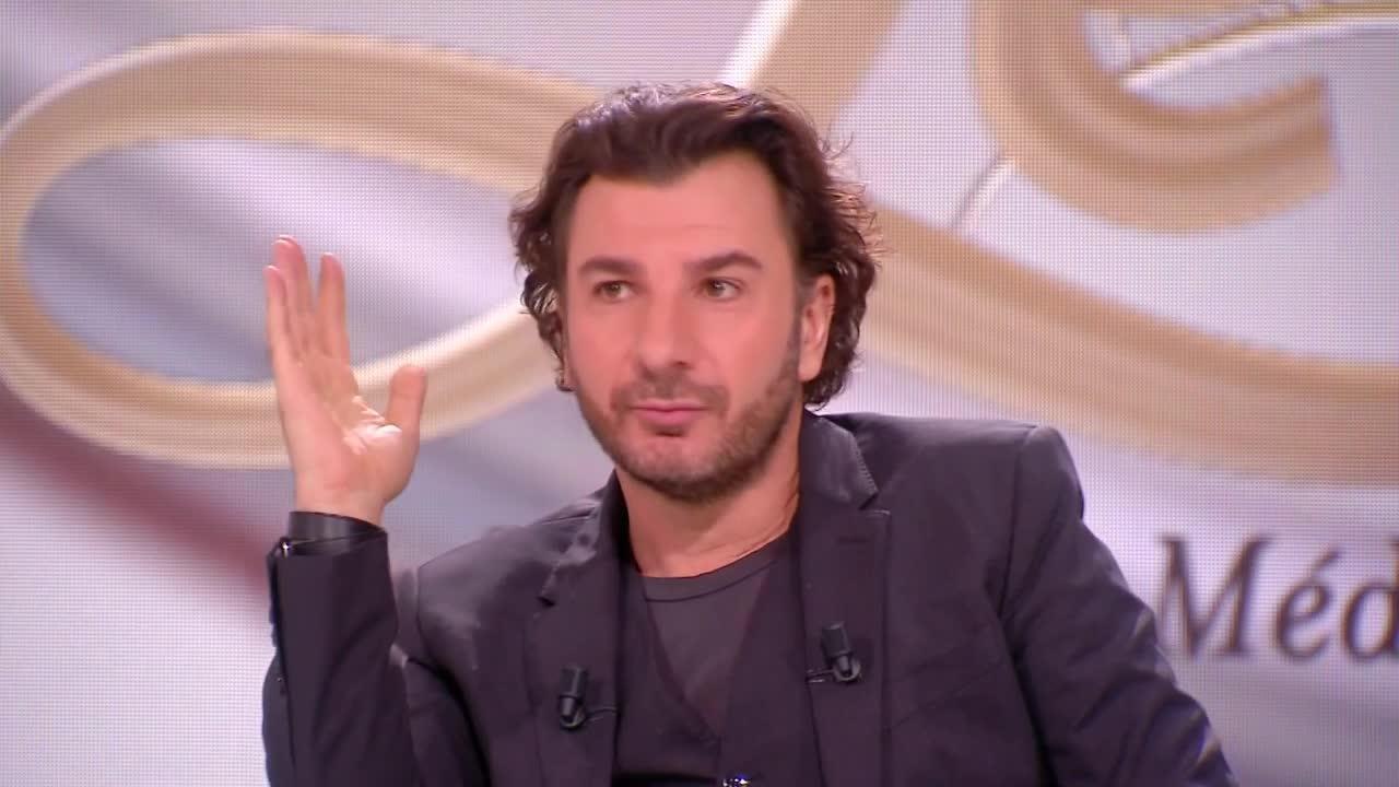 Un footballeur qui pète les plombs, deux frères en galère… Les séries prometteuses de Michaël Youn