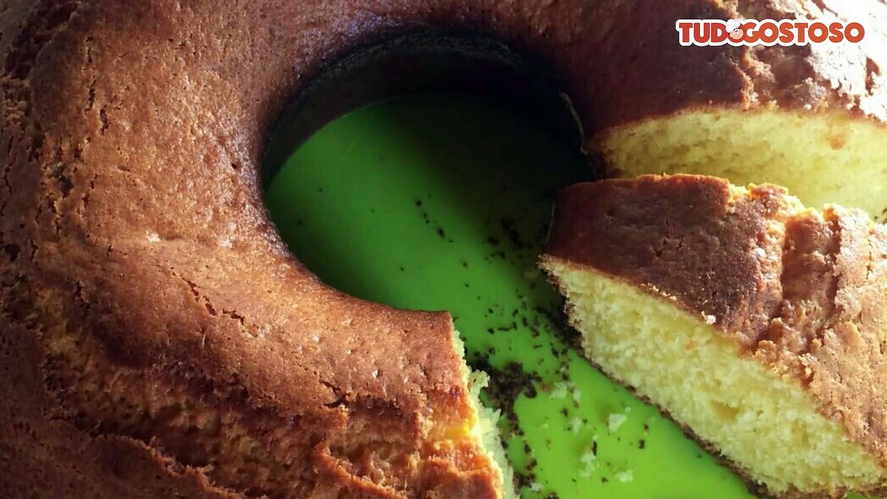 Bolo de trigo com queijo ralado