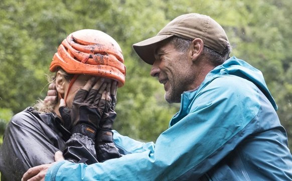 A l'état sauvage : Mike Horn à la rescousse d'Adriana Karembeu, victime d'hypothermie