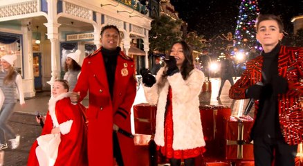 Les Kids United et leurs guests reprennent All I want for Christmas de Mariah Carey