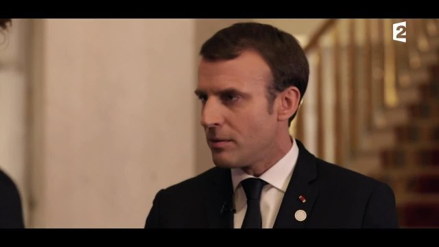 Emmanuel Macron envoie-t-il des SMS à ses collaborateurs en pleine nuit ?