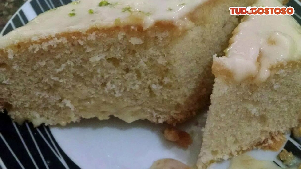 Bolo branco de liquidificador
