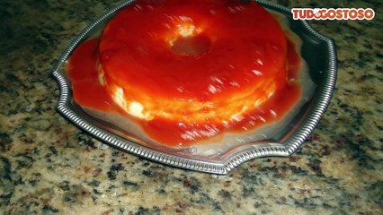 Pudim de queijo com calda de goiabada cascão