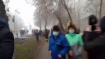 كازاخستان: إعلان حالة الطوارئ وفرض حظر التجول والرئيس يتوعد باجراءات صارمة أخرى