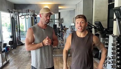 Chris Hemsworth & Luke Zocchi 10-min Centr Workout 1