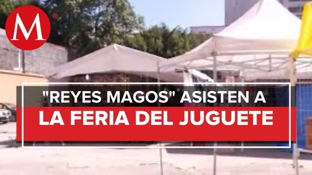Familias acuden a feria del juguete en alcaldía Cuauhtémoc, CDMX