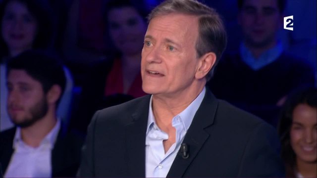 Francis Huster rend hommage à sa manière à Fabrice Luchini dans On n'est pas couché
