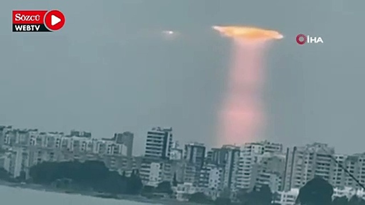 Mersin'de bulutların arasından yansıyan gün ışığı şaşırttı