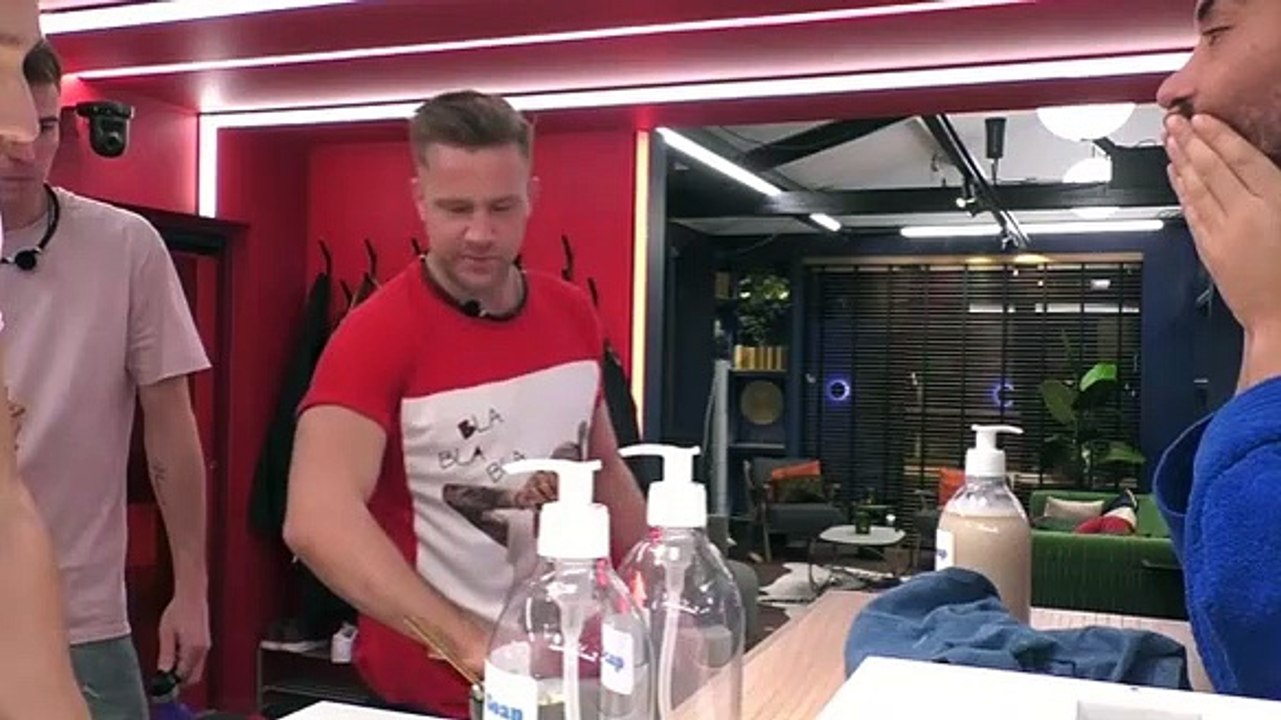 De bewoners horen wie er genomineerd zijn stream 2 - 5 januari 2022.