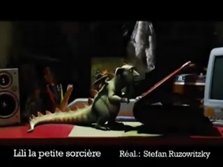 Lili la petite sorcière, le dragon et le livre magique