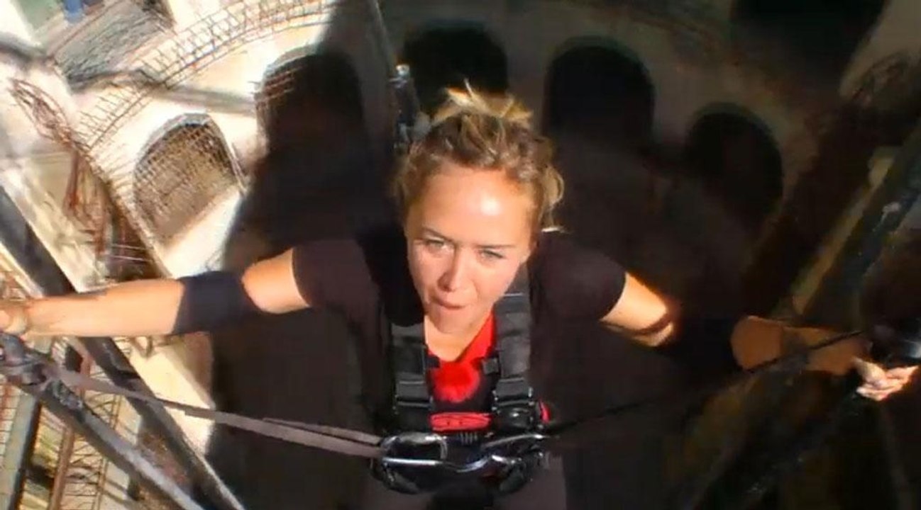 Enora Malagré fait la cloche dans Fort Boyard... avec brio !