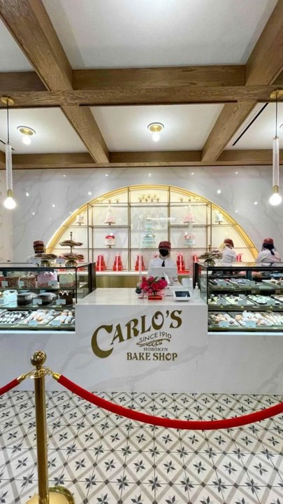 ‘Cake Boss’ Just Opened The First Carlo’s Bakery In Canada & Here’s A Look Inside