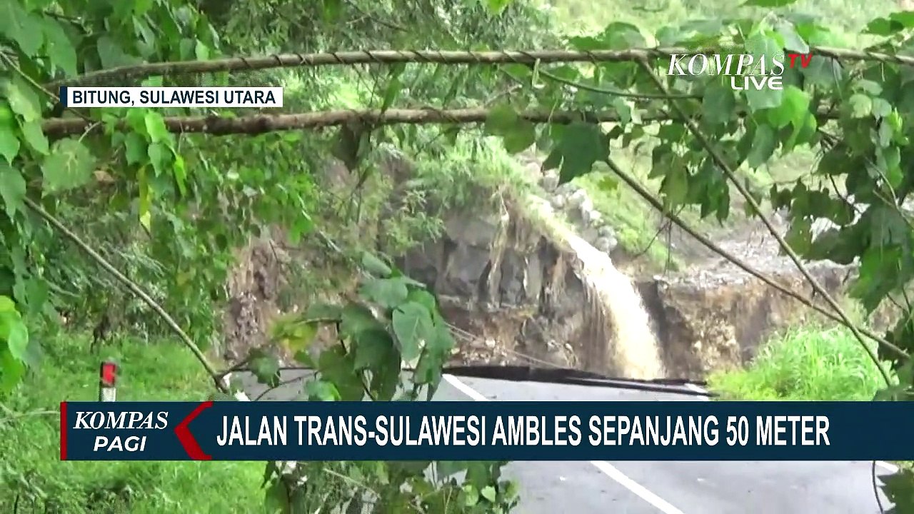 Tiang Listrik Rubuh Saat Ruas Jalan Trans-Sulawesi Ambles