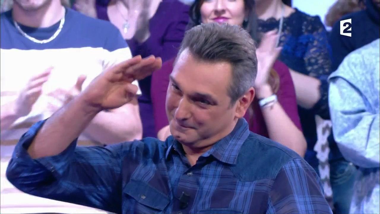 Laurent quitte N'oubliez pas les paroles