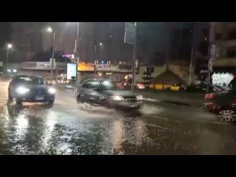 أمطار غزيرة ورعد وبرق تجتاح الإسكندرية وغرق الشوارع وتوقف حركة المرور
