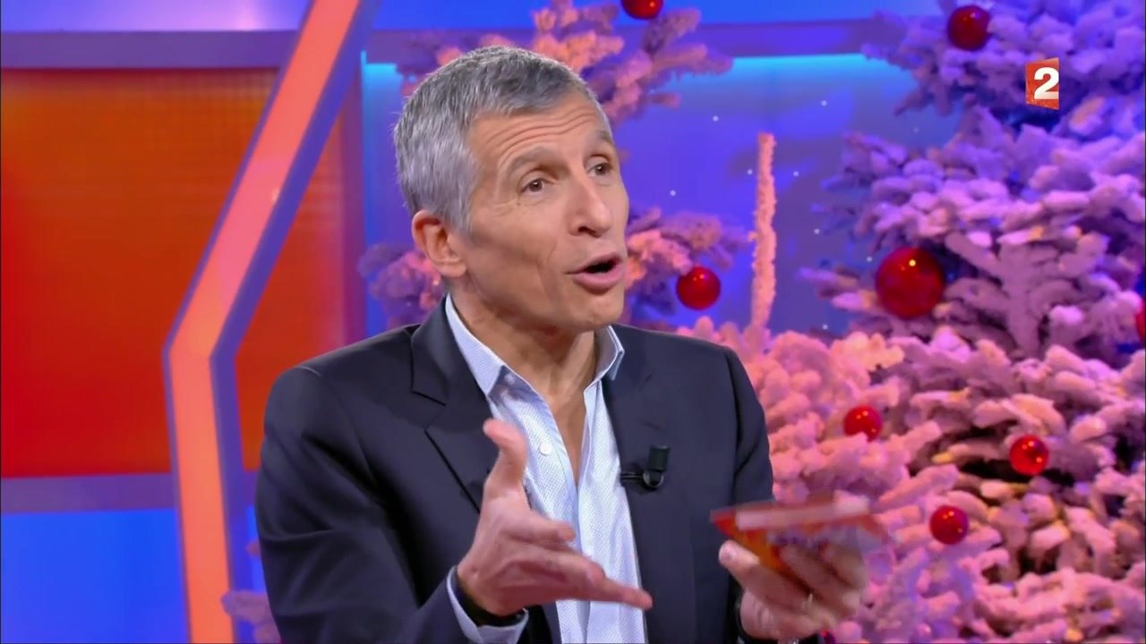 Nagui balance sur un chanteur connu : "c'est un gros con"