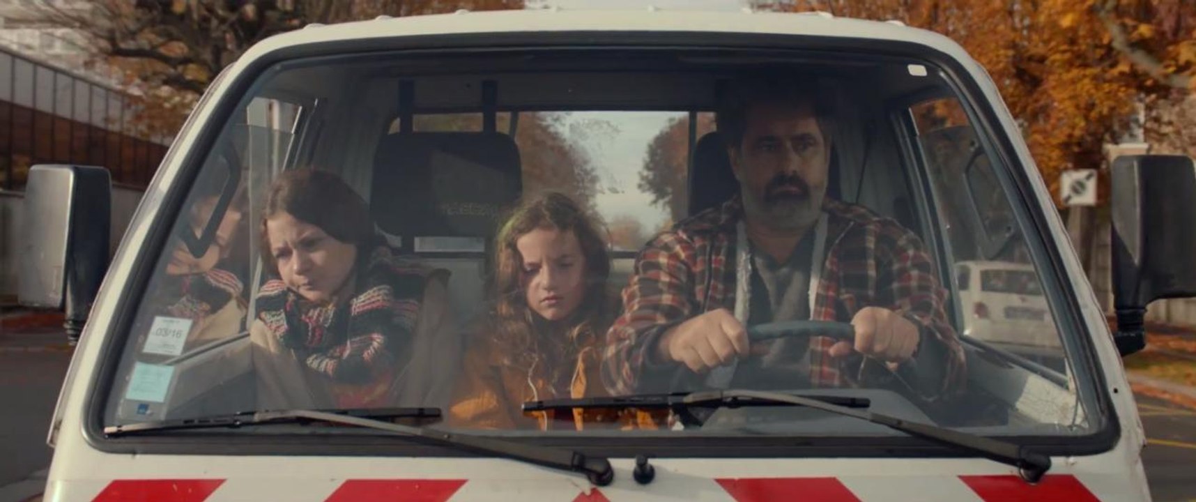 Bande-annonce Cigarettes et chocolat chaud : Gustave Kervern, papa débordé face à Camille Cottin