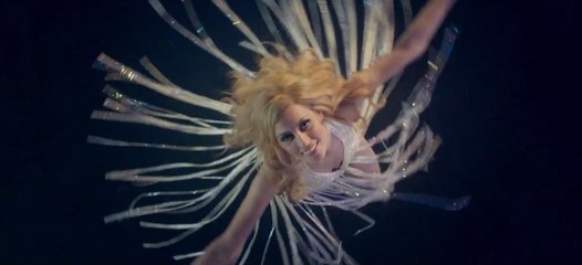 Dalida : une femme rayonnante et complexe dans les premières images du biopic ! (VIDÉO)