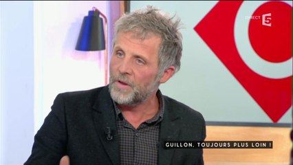 C à vous : Stéphane Guillon très critique à l'égard de Vincent Bolloré (VIDEO)