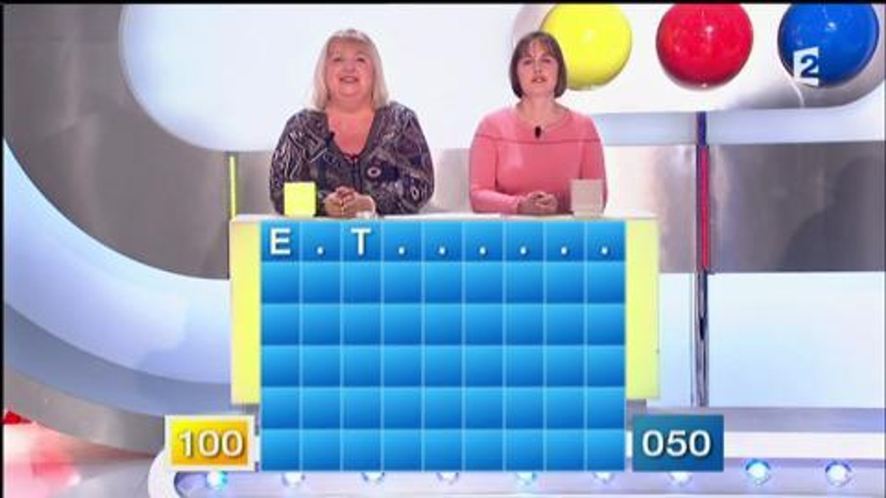 Motus : Oups ! Cette candidate remplace son soutien-gorge en pleine partie