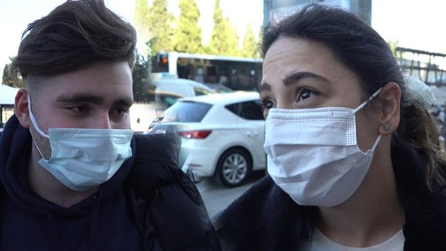 “İnsanlar açlıktan kıvranıyor. Şaka gibiler… Bu kadar aptal yerine konmaz insanlar”