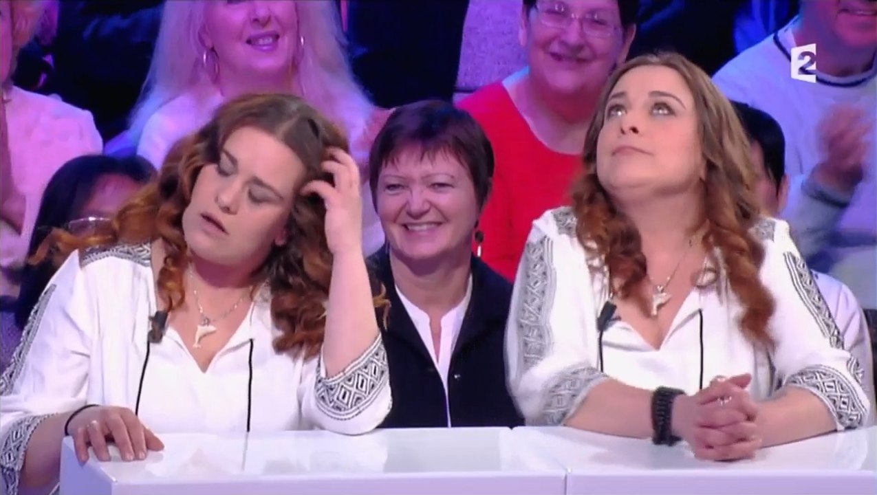 Totalement déjantées, ces jumelles se lâchent d...