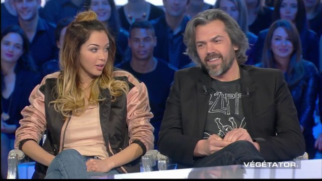 Salut les Terriens : quand Nabilla vanne Aymeric Caron... sur son shampoing