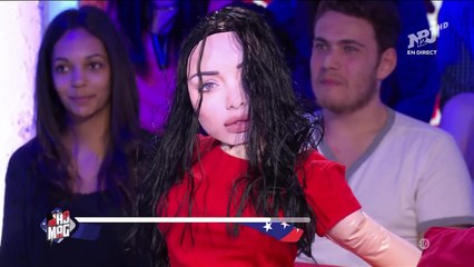 Mad Mag - Aurélie (Les Anges 8) remplacée par une poupée gonflable !