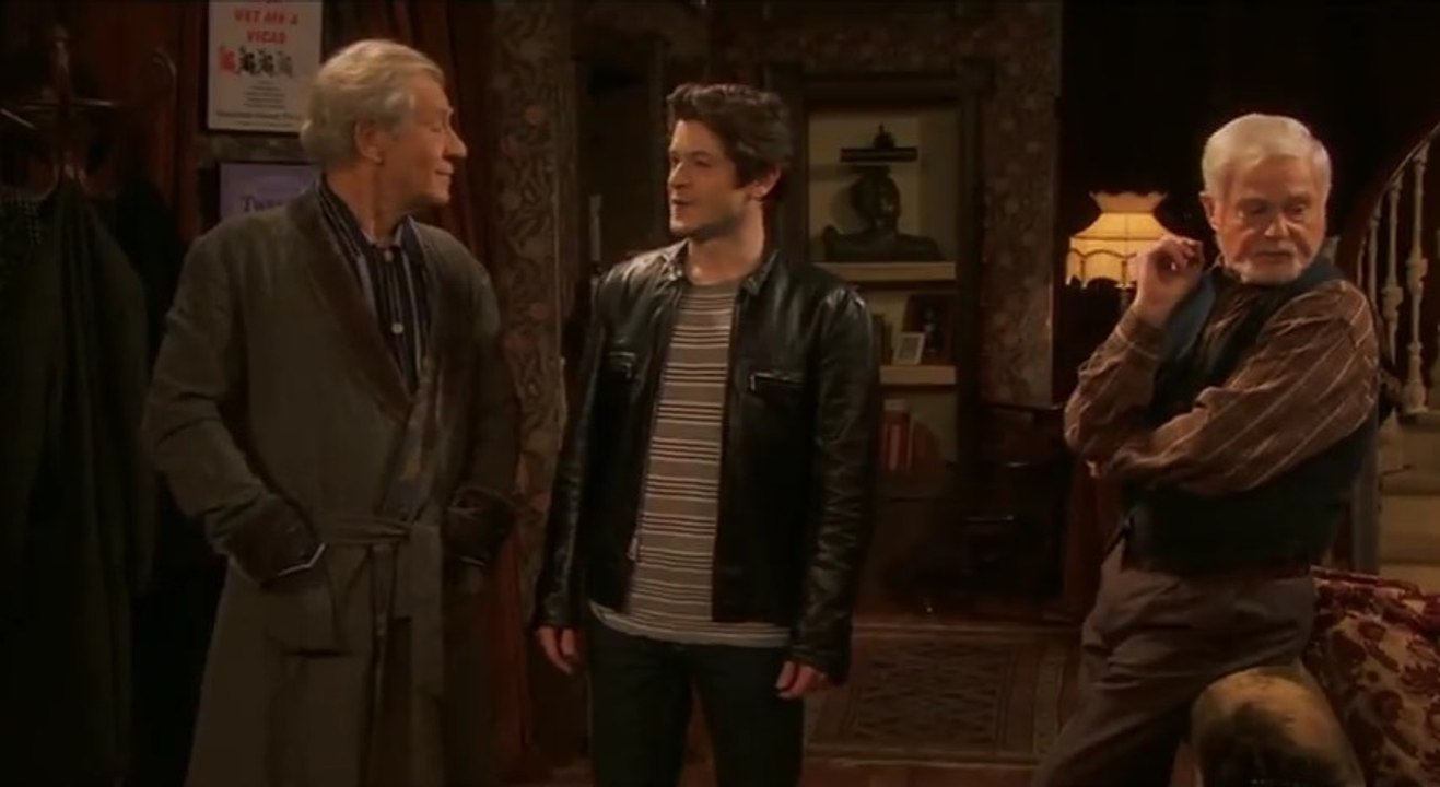 Iwan Rheon dans Vicious