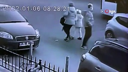 Eyüpsultan'da İETT otobüsünün durağa daldığı anlar kamerada