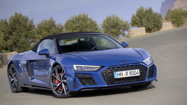 Audi R8 Spyder performance RWD Exterior Design in Ascari blue