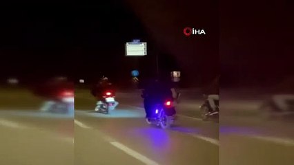 Bursa’da gençlerin canlarını hiçe sayarak motosiklet sürme anları kamerada