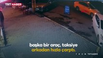 Turistin binmeye çalıştığı taksiye otomobil çarptı: 3 yaralı