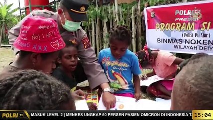 PRESISI Inspiratif : Bhabinkamtibmas Ipda Frans Maraya Anggota Satbinmas Polres Deiyai Ajarkan Baca dan tulis Anak Papua (1/4)