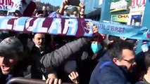 Trabzonspor'un yeni transferi Edin Visca'ya coşkulu karşılama