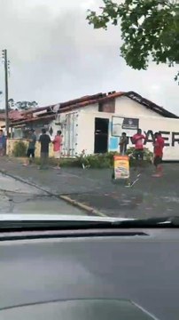 Temporal deixa rastro de destruição em Timbó