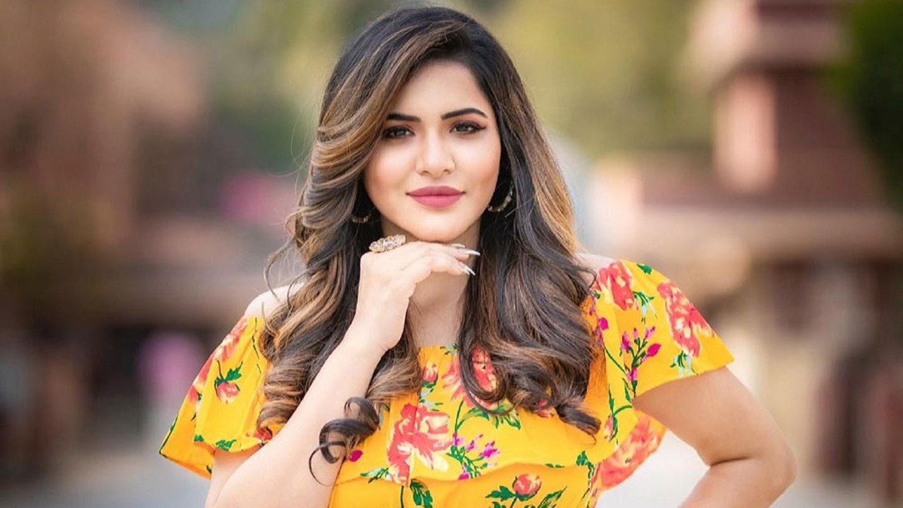 Ashu Reddy at Kanchi Samskruthi Mall Opening