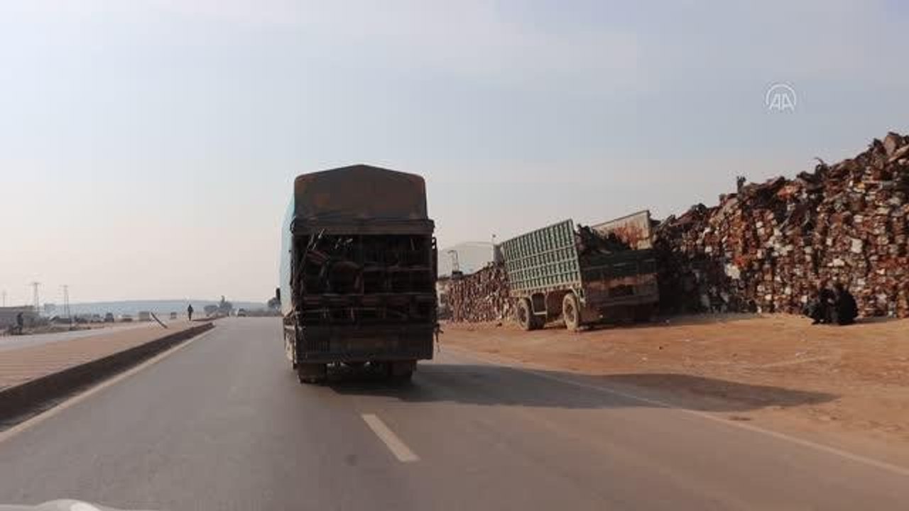 İHH'den İdlib'deki okulda zor şartlarda eğitim gören öğrencilere destek