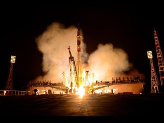 تفاصيل رحلة ناسا التاريخية إلى القمر