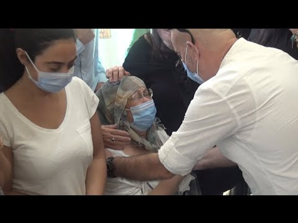 أسرة المنتصر بالله تودعه بالأبيض.. وممدوح عباس وهاني رمزي ومغاوري أبرز الحضور