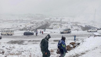 J-K: Heavy snowfall in Gulmarg and Gurez, temperature dips
