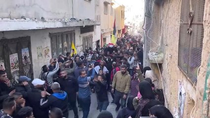 Batı Şeria'da binlerce kişinin katıldığı cenaze töreninde İsrail'e öfke
