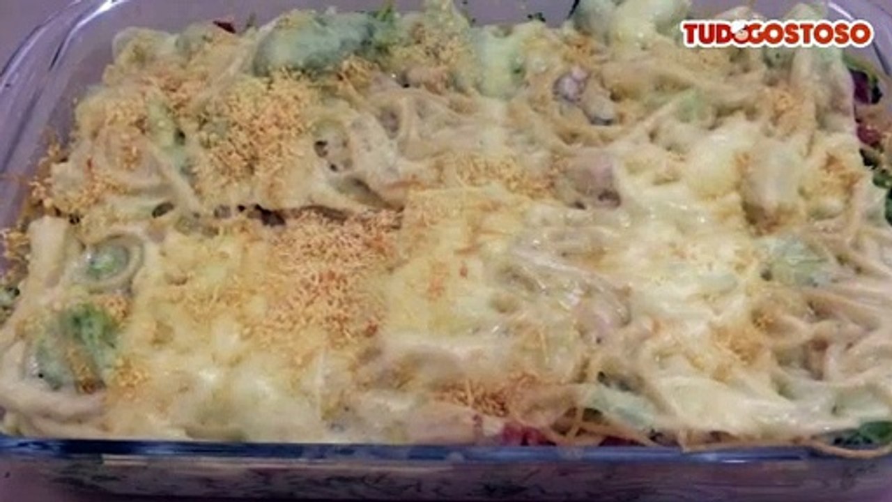 Macarrão de brócolis e Bacon com Molho Branco