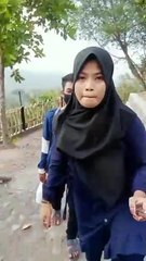 the atmosphere at the blue river, wisata kali biru