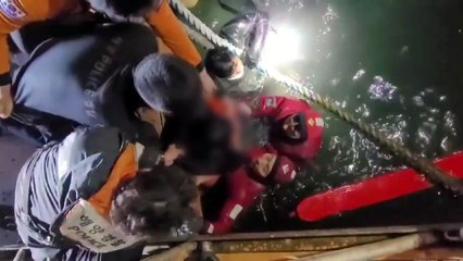 해경, 통영 동호항 앞바다에서 30대 익수자 구조 / YTN