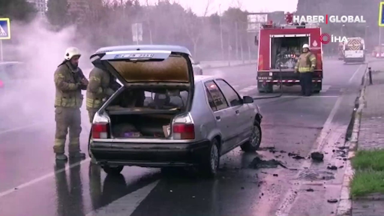 Bir anda alev topuna döndü, sürücü son anda kurtuldu