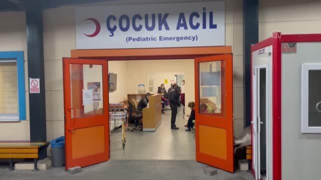 Son dakika haberleri | Fatih'teki ortaokulda bazı öğrenciler gıda zehirlenmesi şüphesiyle hastaneye kaldırıldı