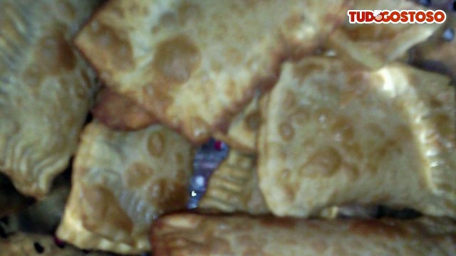 Massa de pastel simples 3 ingredientes