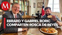 Ebrard invita a nuevo presidente de Chile a visitar México; comparten Rosca de Reyes