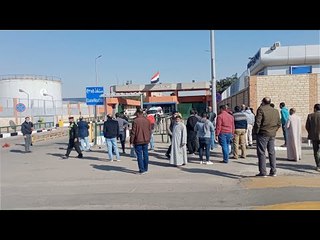 أسر ضحايا حادث العمرة يتسلمون الجثامين من قرية البضائع بمطار القاهرة